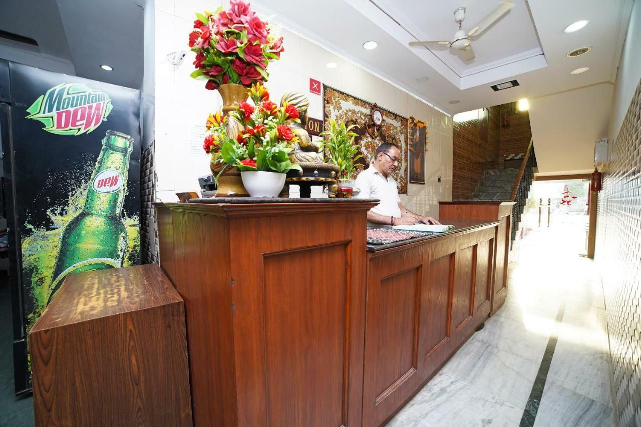 Oyo 39543 Hotel Kk Pantnagar Bagian luar foto