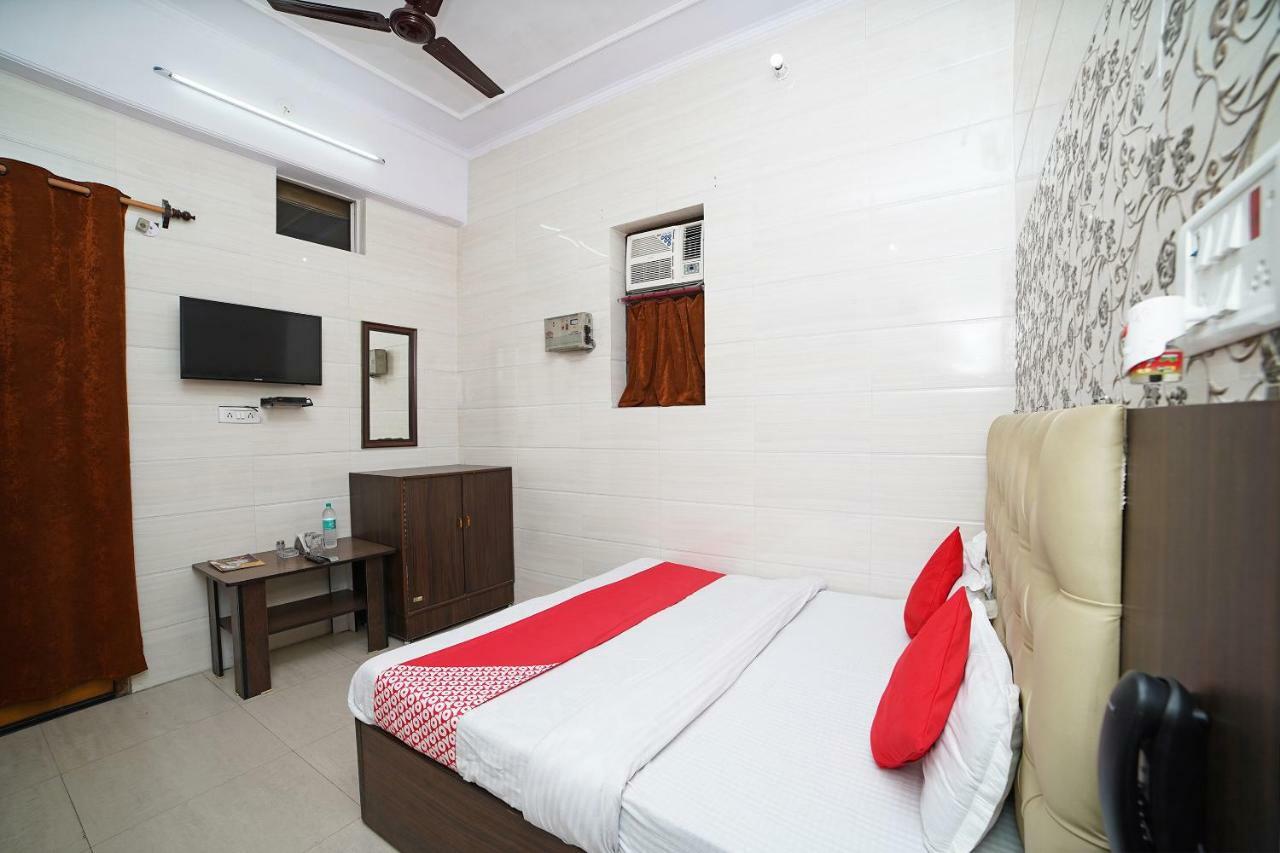 Oyo 39543 Hotel Kk Pantnagar Bagian luar foto